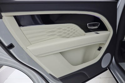 2024 Bentley Bentayga EWB Azure V8/LEASE OPTIONS AVAILABLE