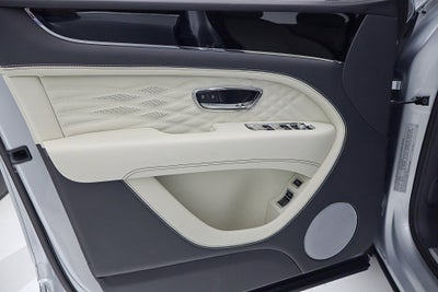 2024 Bentley Bentayga EWB Azure V8/LEASE OPTIONS AVAILABLE