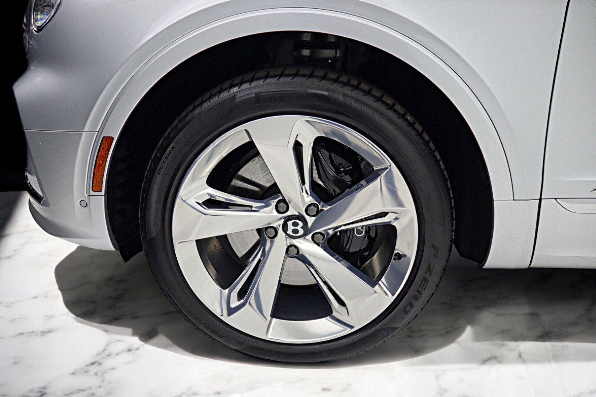 2024 Bentley Bentayga EWB Azure V8/LEASE OPTIONS AVAILABLE