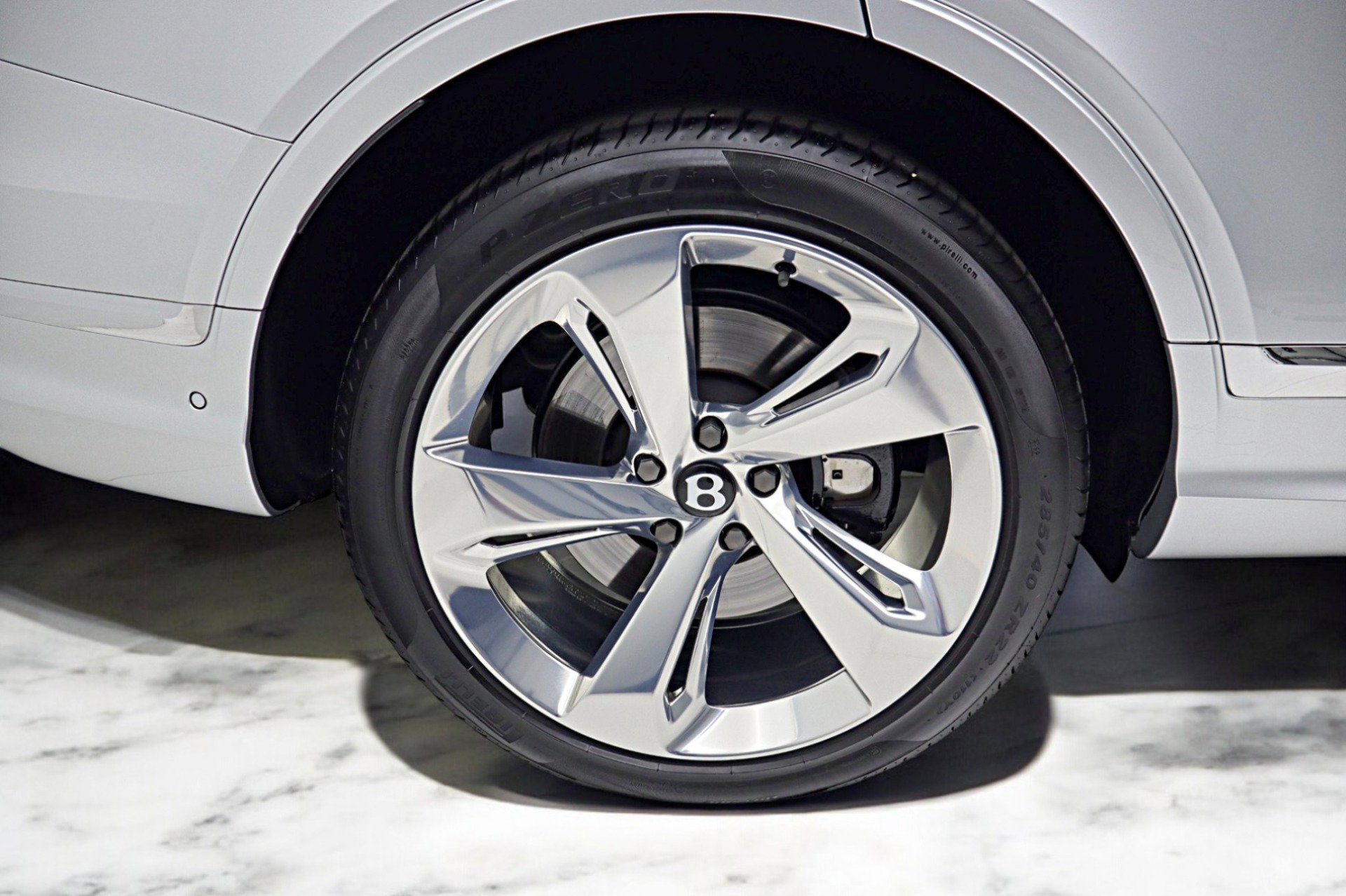 2024 Bentley Bentayga EWB Azure V8/LEASE OPTIONS AVAILABLE