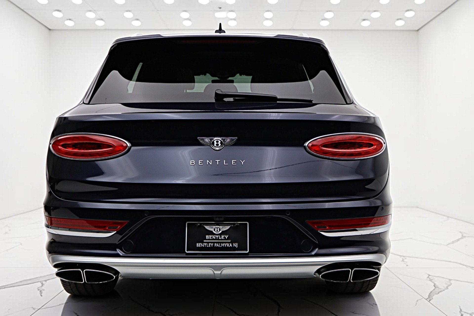 2023 Bentley Bentayga EWB V8