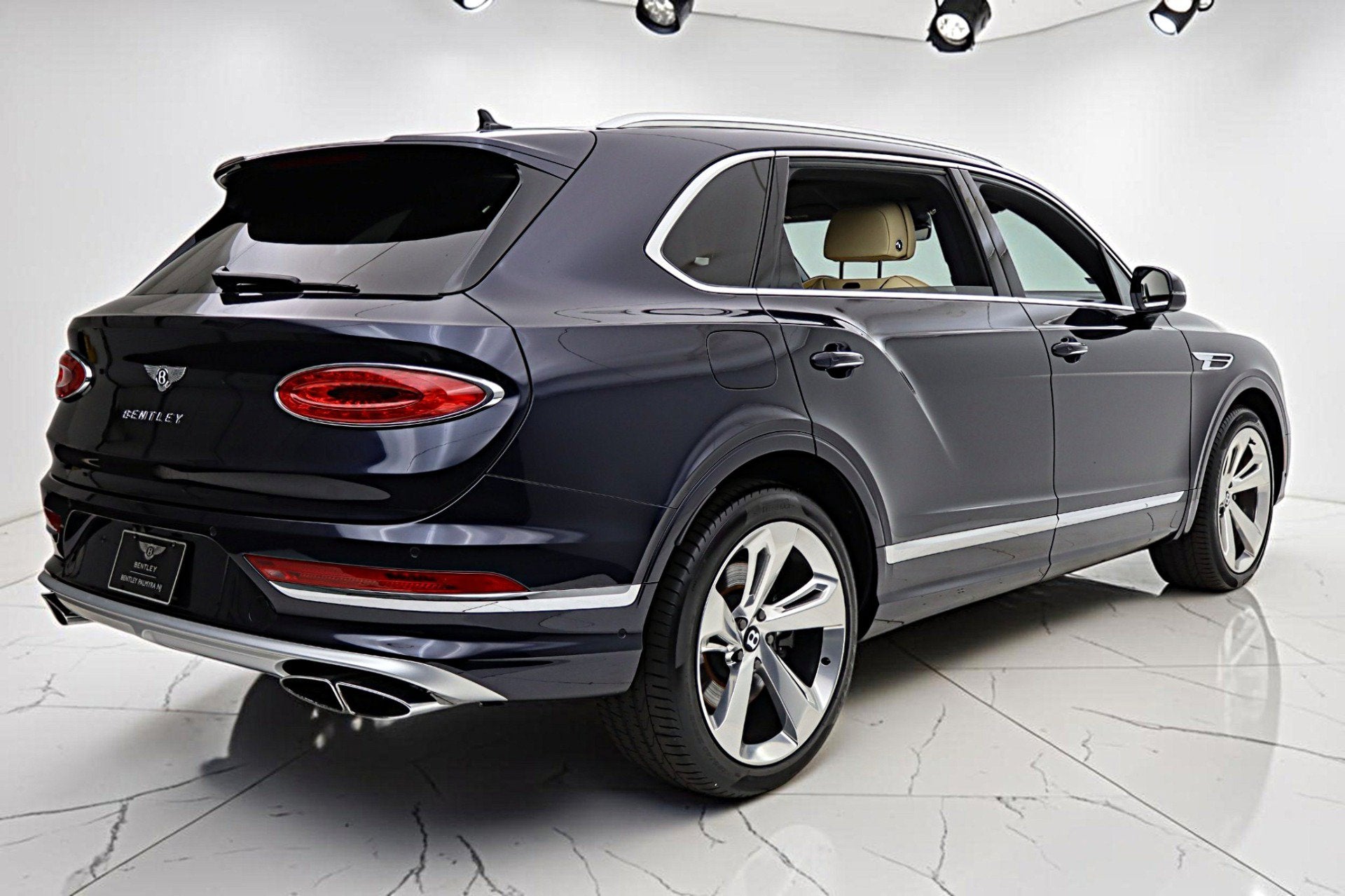 2023 Bentley Bentayga EWB V8