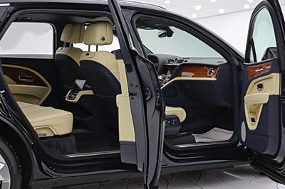 2023 Bentley Bentayga EWB V8