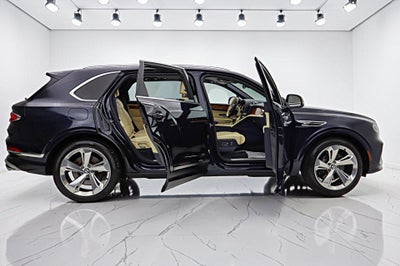 2023 Bentley Bentayga EWB V8