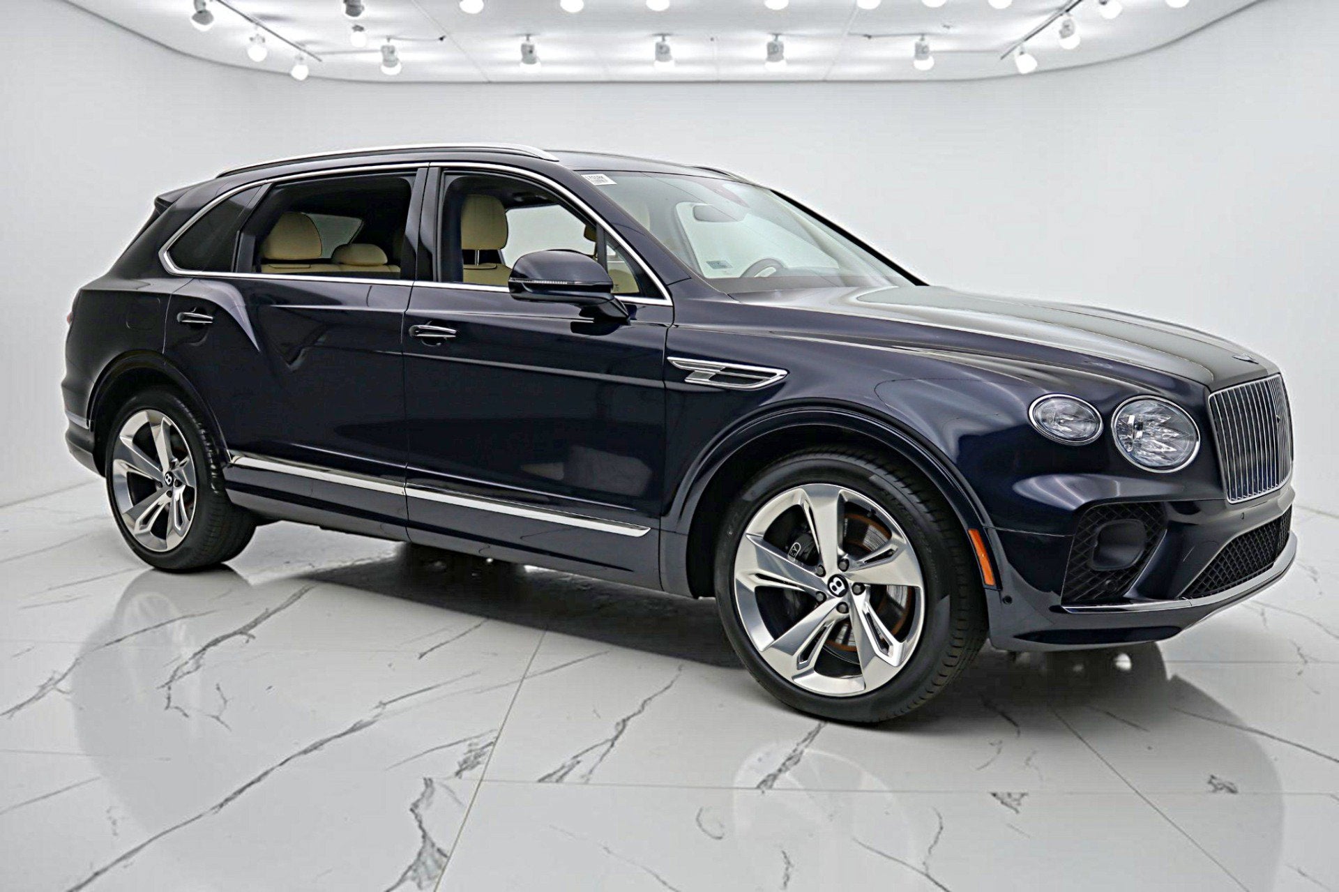2023 Bentley Bentayga EWB V8