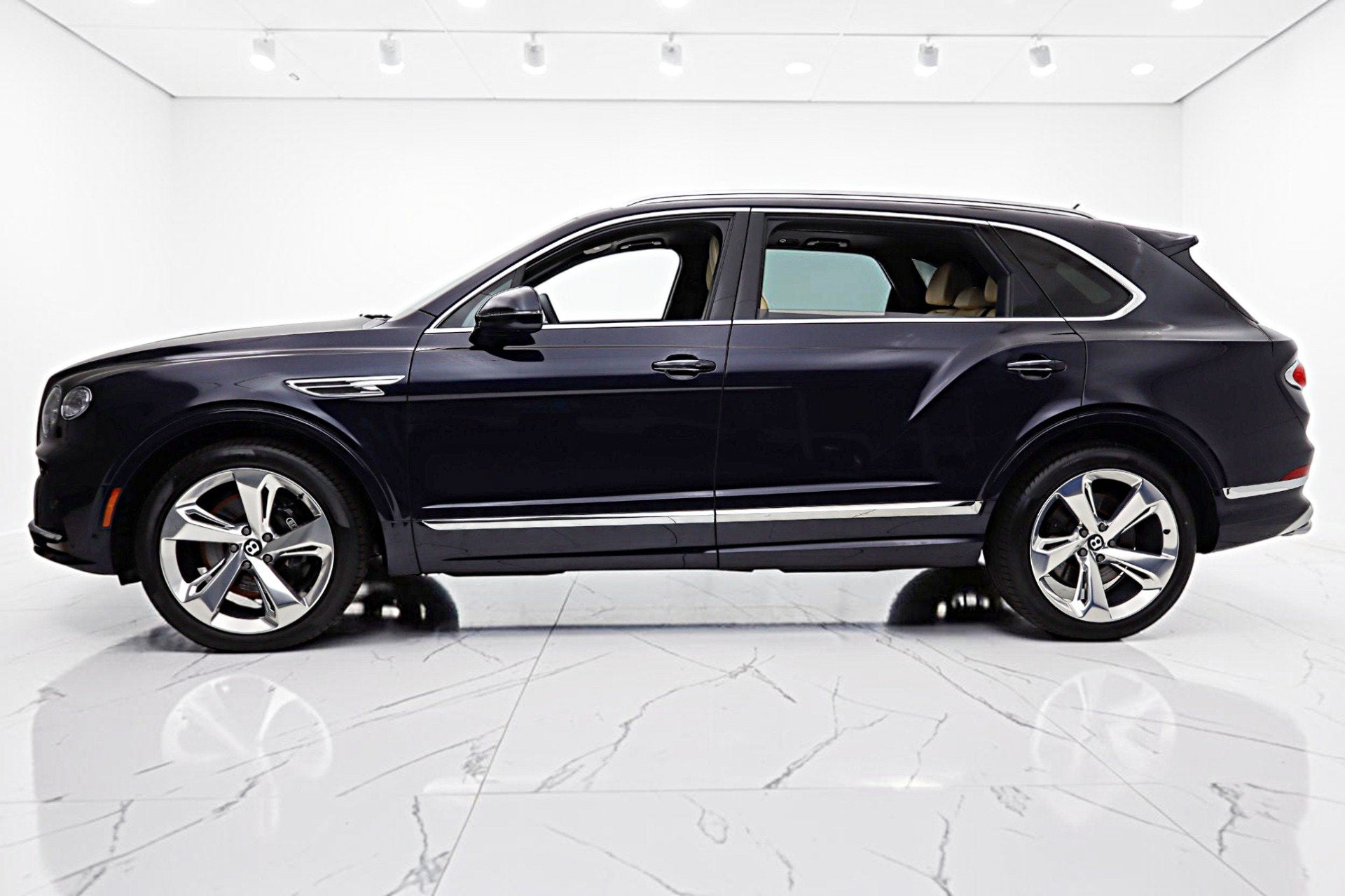 2023 Bentley Bentayga EWB V8