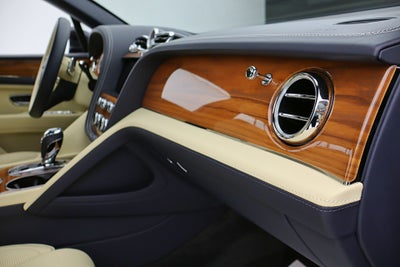 2023 Bentley Bentayga EWB V8