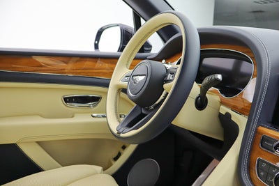 2023 Bentley Bentayga EWB V8