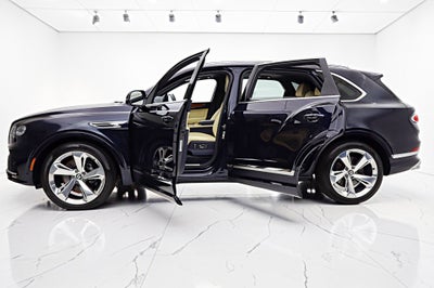 2023 Bentley Bentayga EWB V8