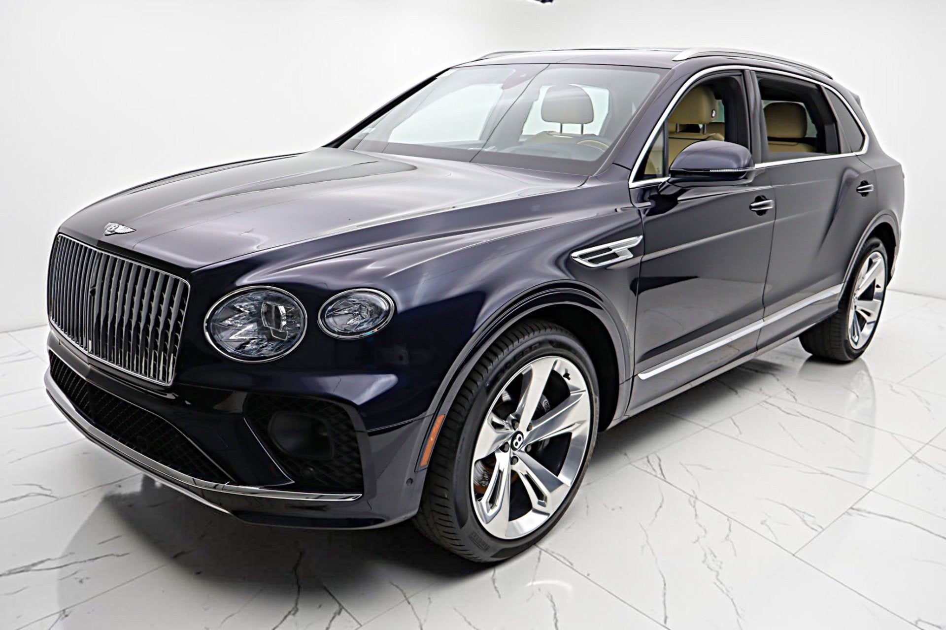 2023 Bentley Bentayga EWB V8
