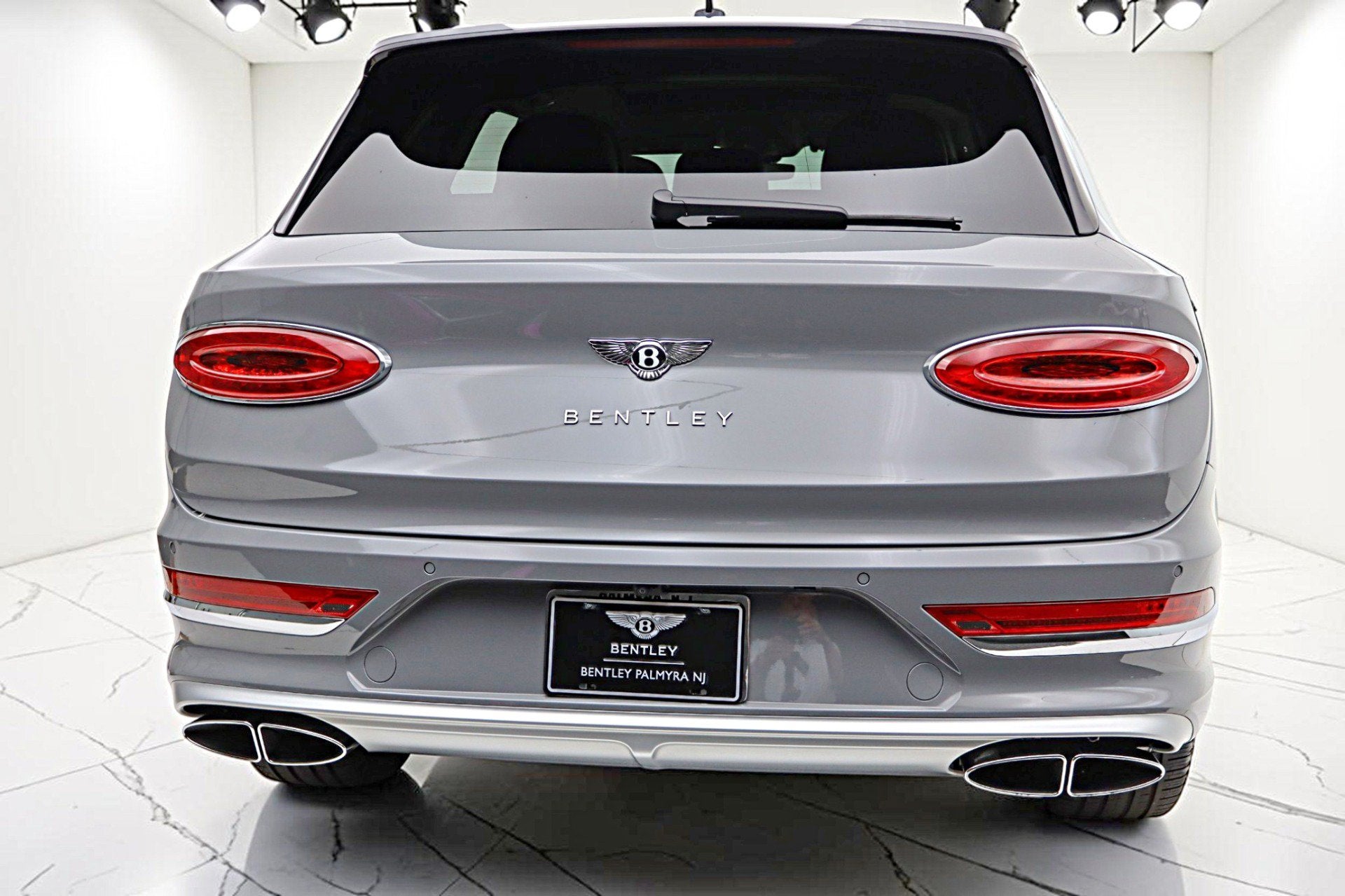 2024 Bentley Bentayga EWB V8/LEASE OPTIONS AVAILABLE