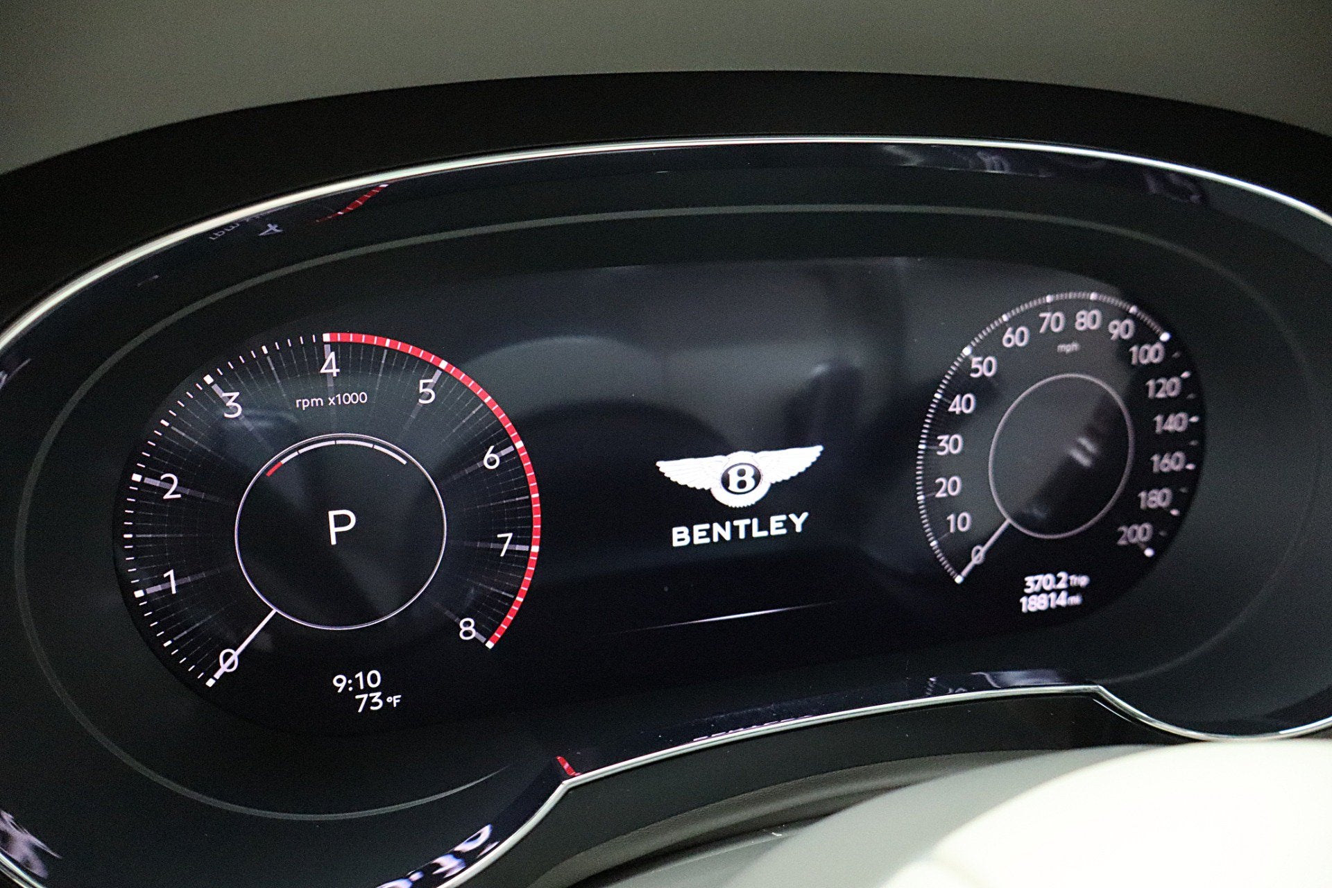 2024 Bentley Bentayga EWB V8/LEASE OPTIONS AVAILABLE