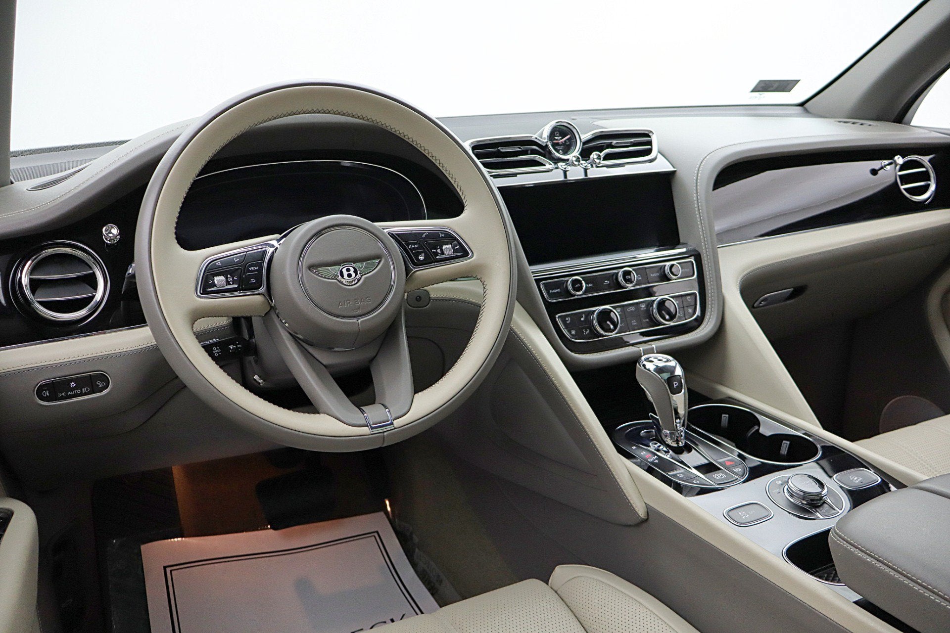 2024 Bentley Bentayga EWB V8/LEASE OPTIONS AVAILABLE