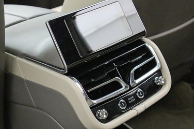 2024 Bentley Bentayga EWB V8/LEASE OPTIONS AVAILABLE