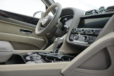 2024 Bentley Bentayga EWB V8/LEASE OPTIONS AVAILABLE