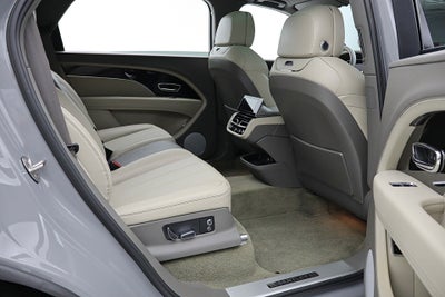 2024 Bentley Bentayga EWB V8/LEASE OPTIONS AVAILABLE
