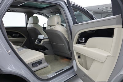 2024 Bentley Bentayga EWB V8/LEASE OPTIONS AVAILABLE