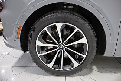 2024 Bentley Bentayga EWB V8/LEASE OPTIONS AVAILABLE