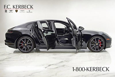 2023 Porsche Panamera GTS