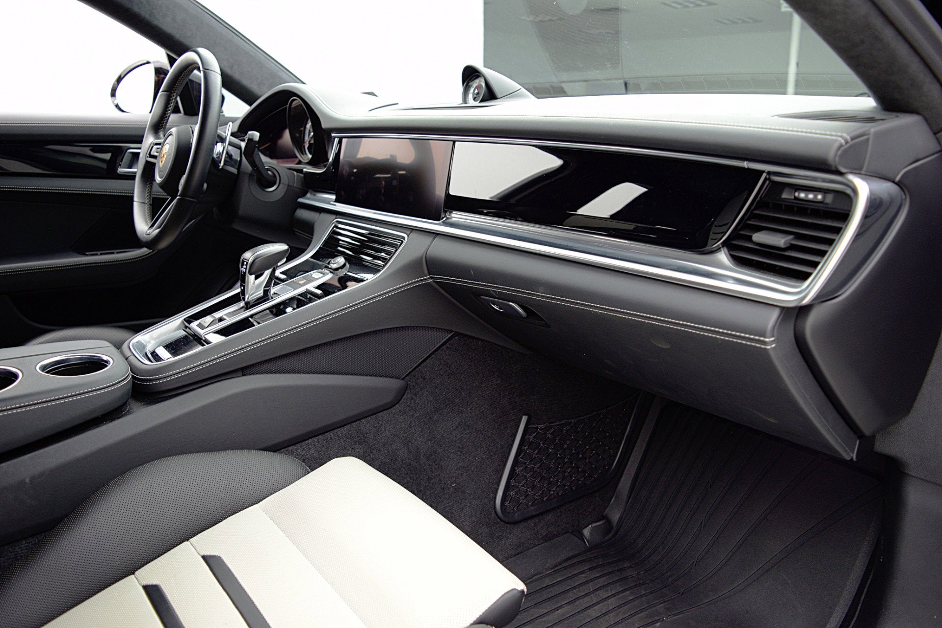 2023 Porsche Panamera GTS