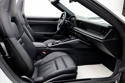 2020 Porsche 911 Carrera Cabriolet