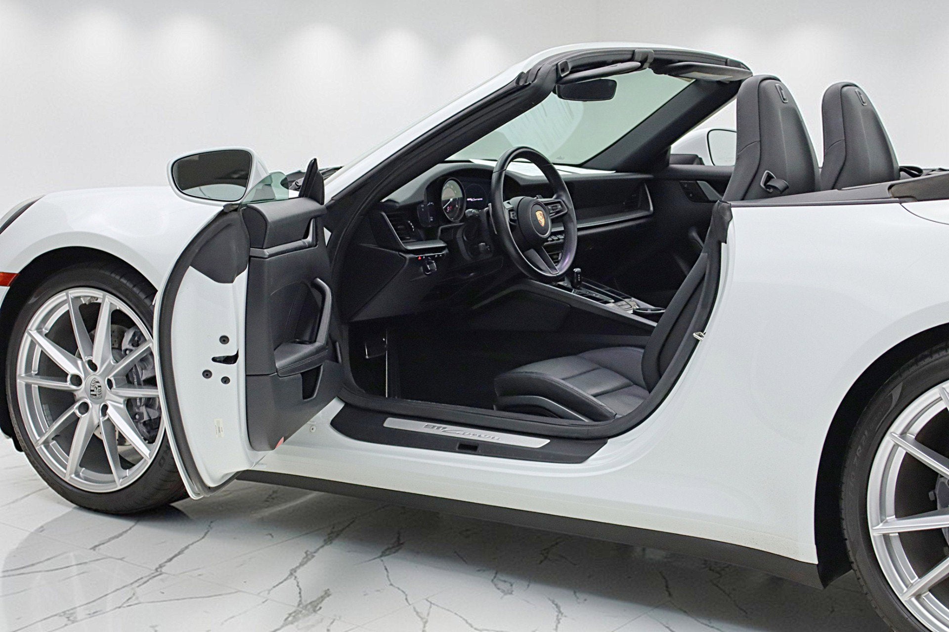 2020 Porsche 911 Carrera Cabriolet