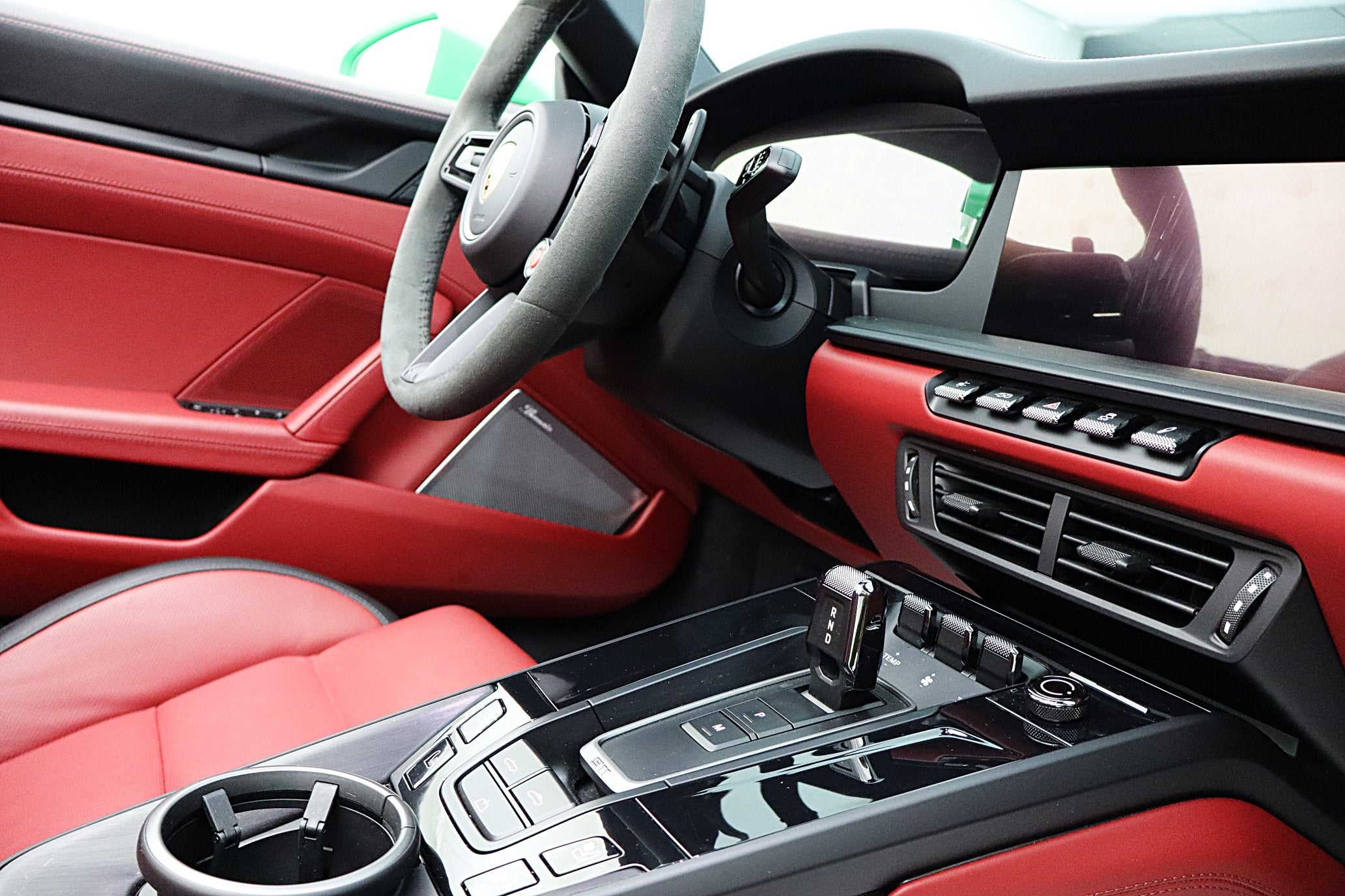 2025 Porsche 911 Carrera GTS T-Hybrid