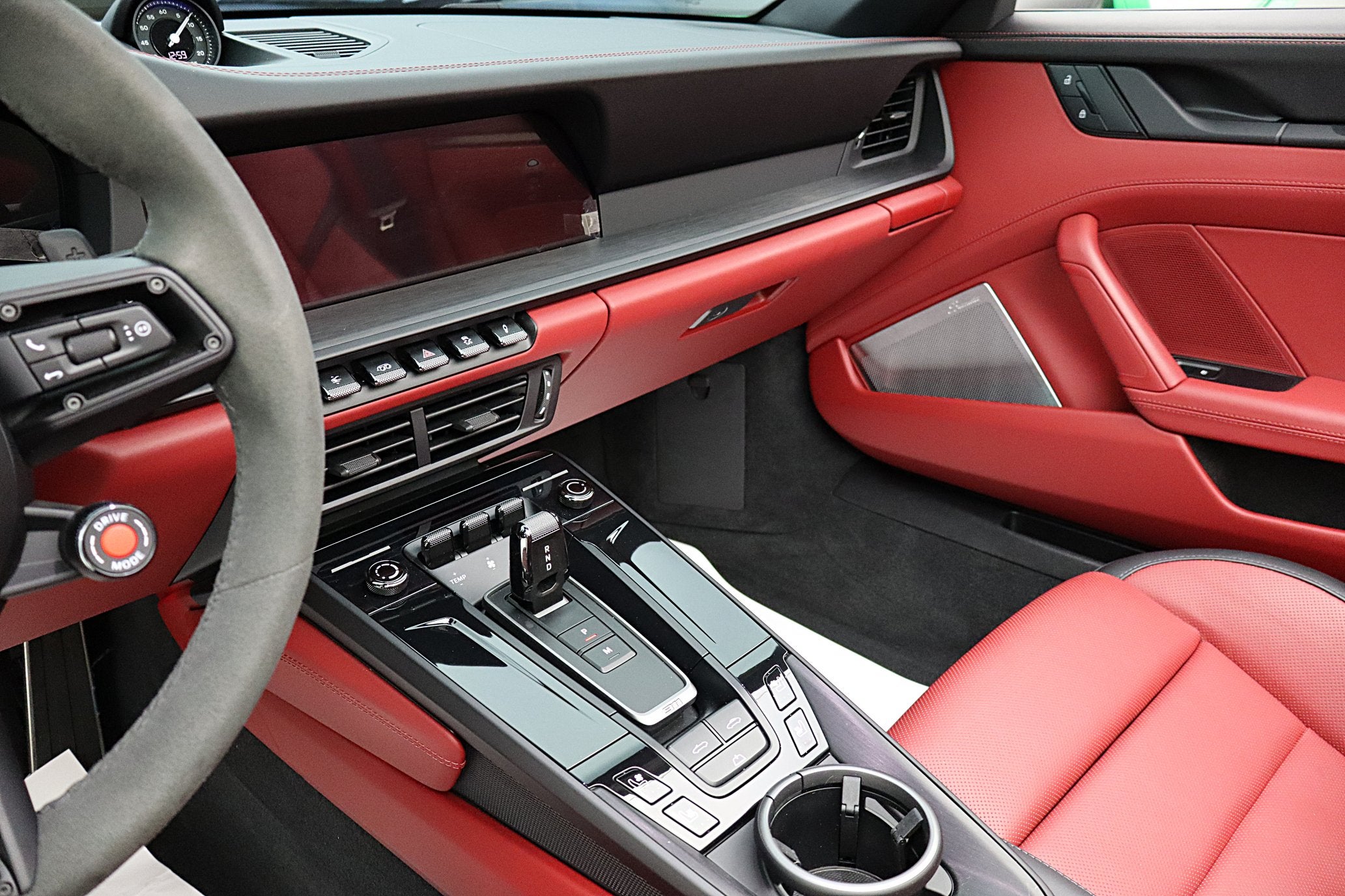 2025 Porsche 911 Carrera GTS T-Hybrid
