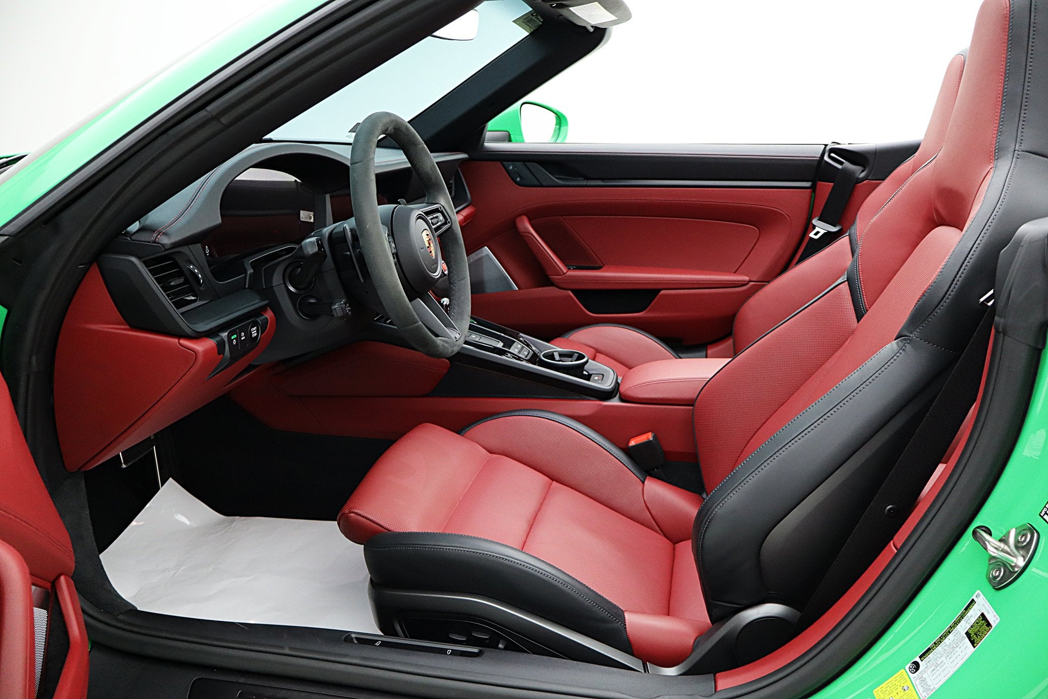 2025 Porsche 911 Carrera GTS T-Hybrid