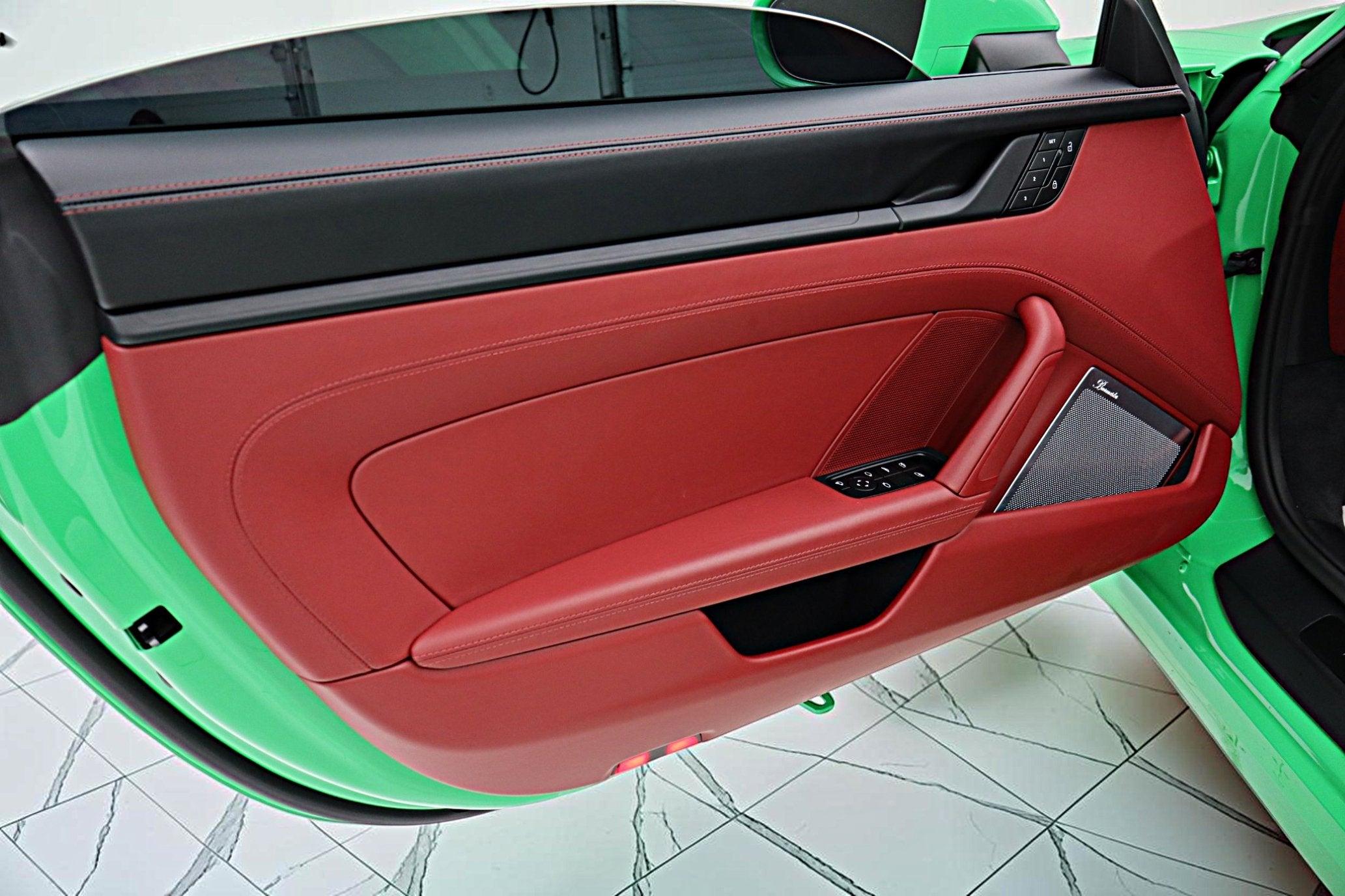 2025 Porsche 911 Carrera GTS T-Hybrid