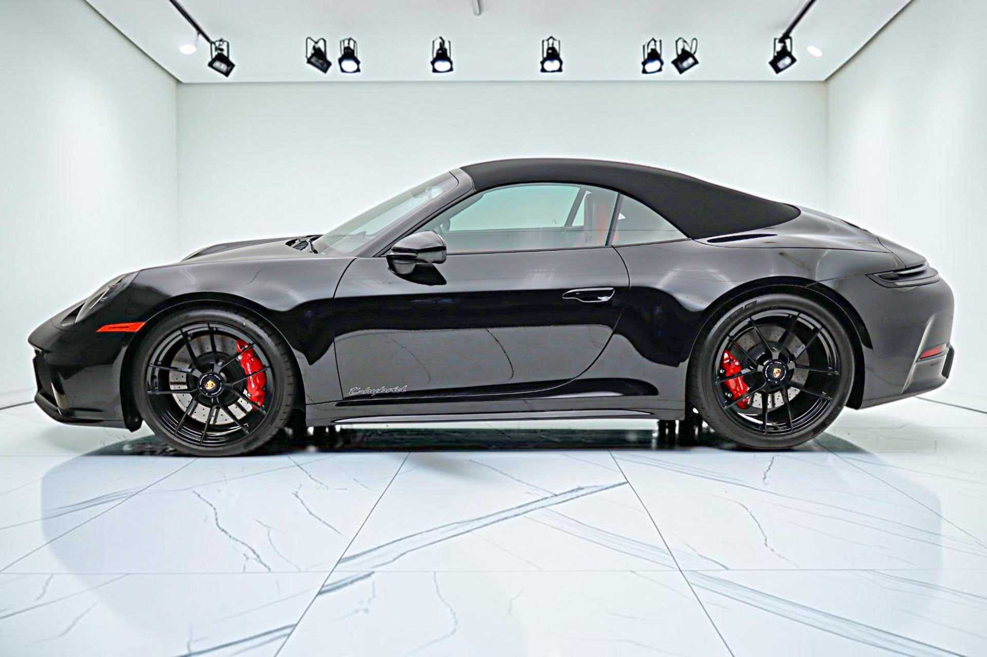 2026 Porsche 911 Carrera 4 GTS T-Hybrid Cabriolet