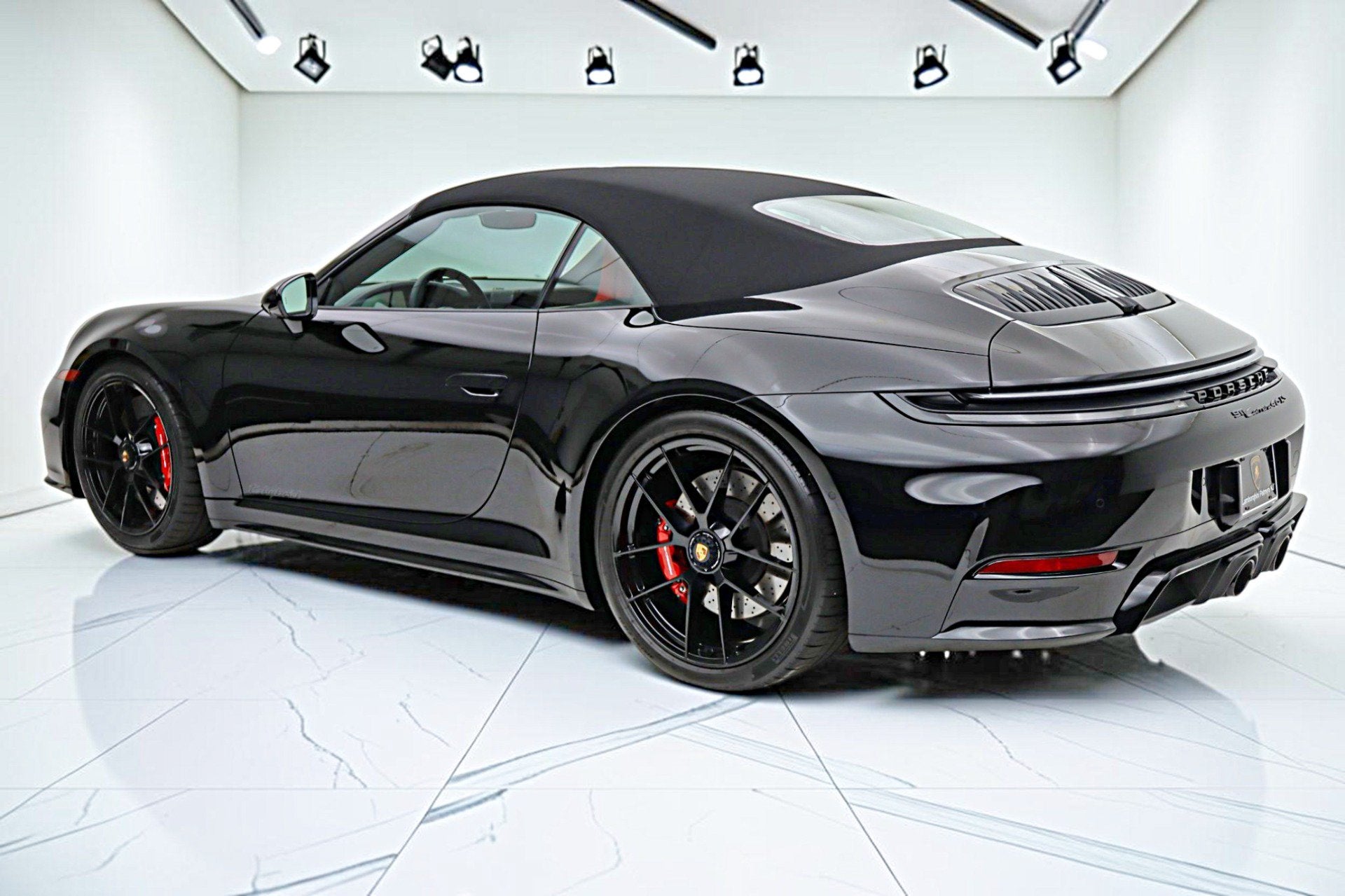 2026 Porsche 911 Carrera 4 GTS T-Hybrid Cabriolet
