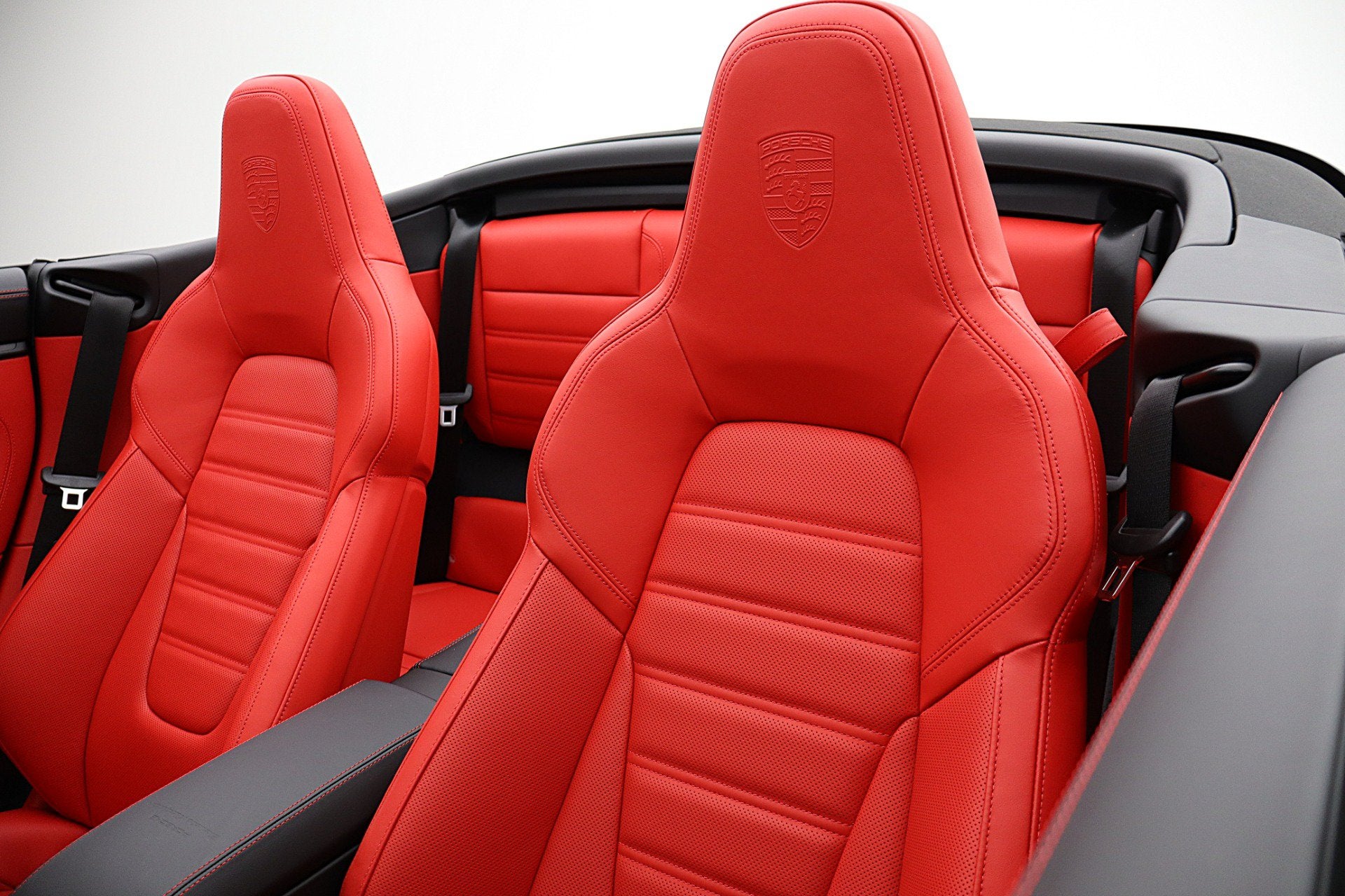 2026 Porsche 911 Carrera 4 GTS T-Hybrid Cabriolet