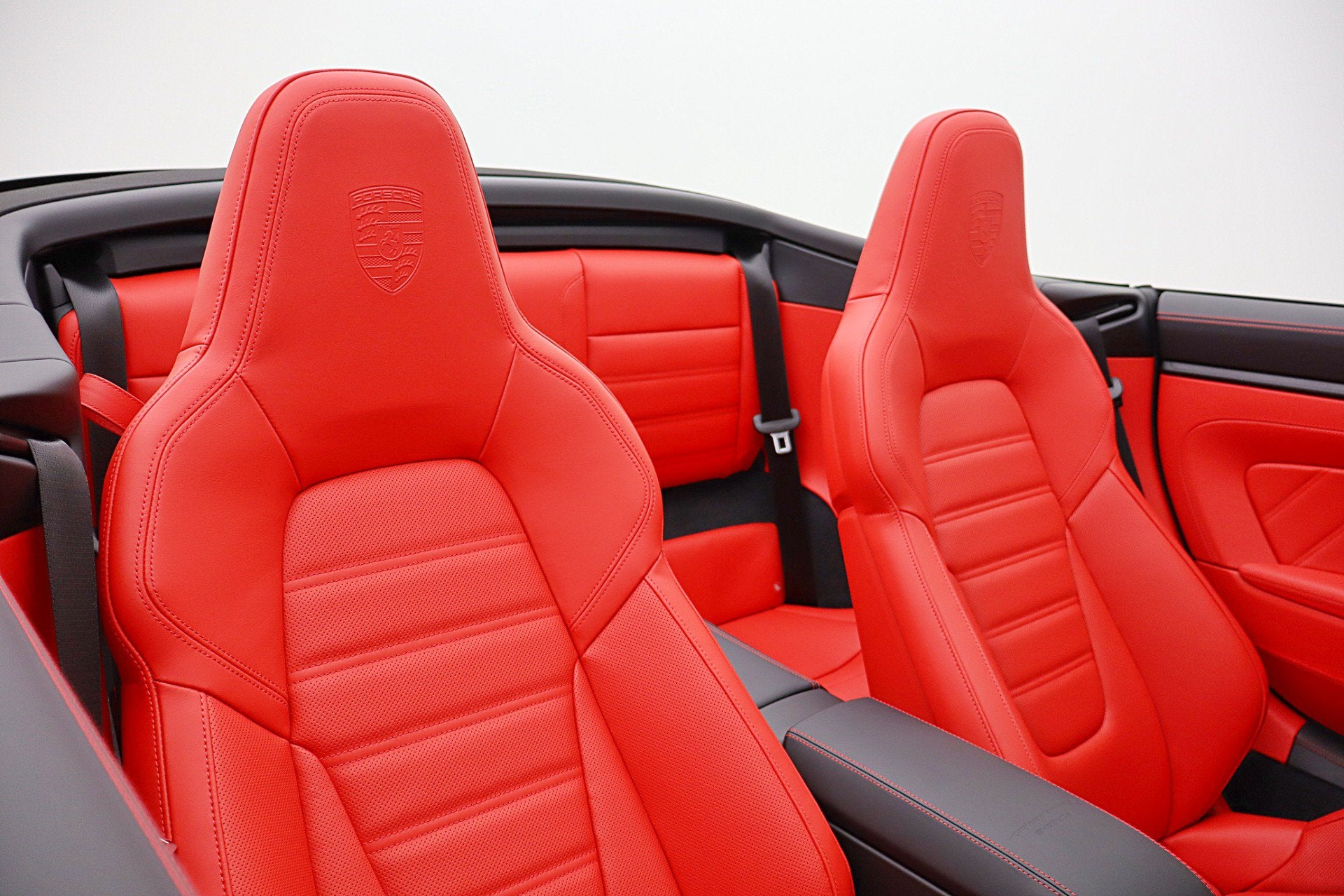 2026 Porsche 911 Carrera 4 GTS T-Hybrid Cabriolet
