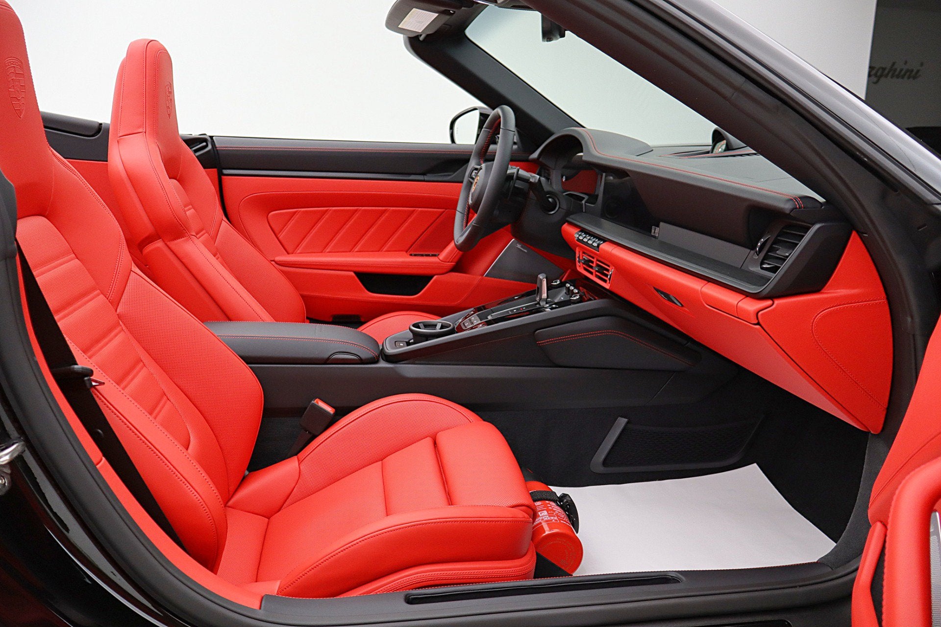 2026 Porsche 911 Carrera 4 GTS T-Hybrid Cabriolet