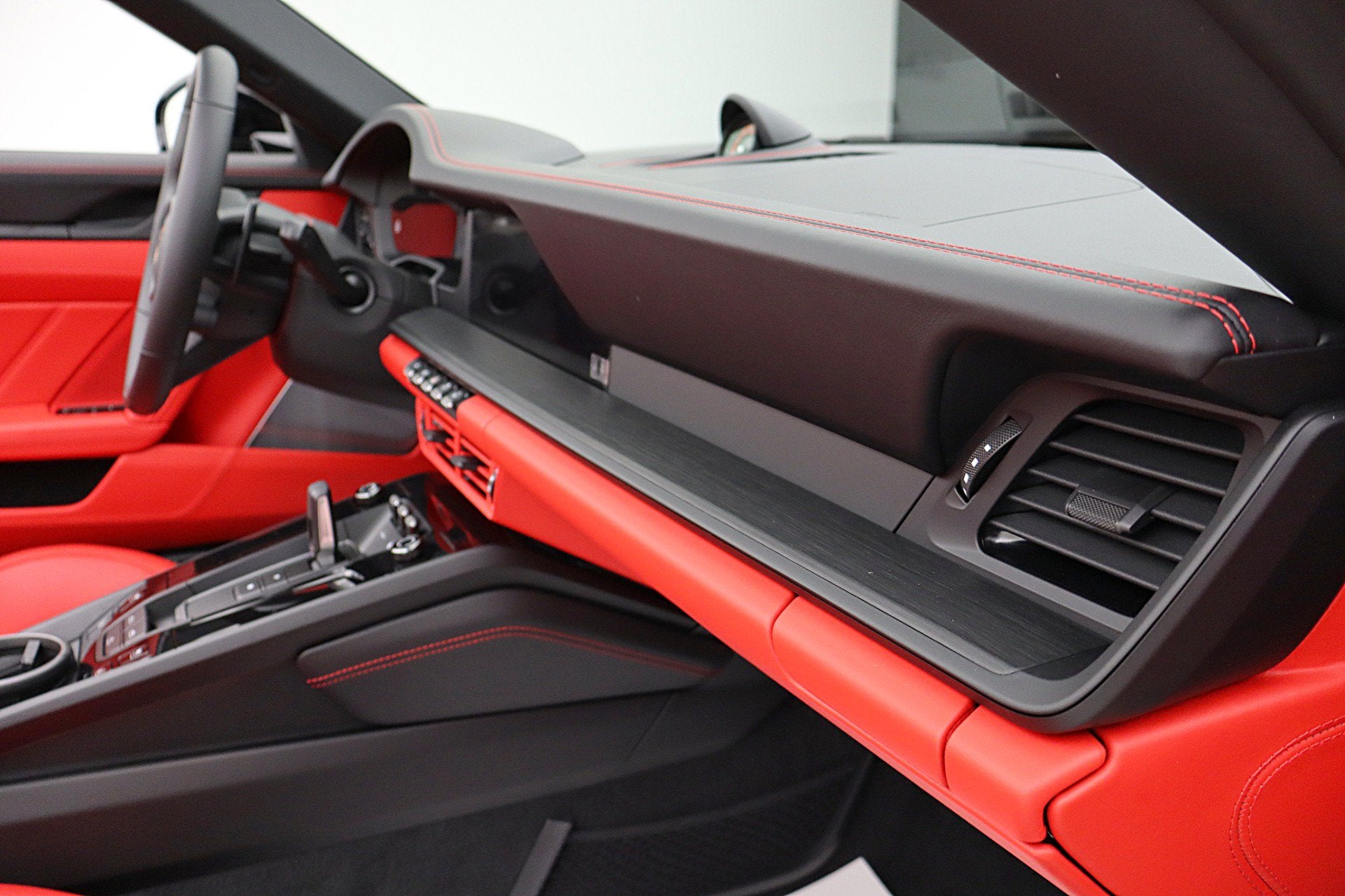 2026 Porsche 911 Carrera 4 GTS T-Hybrid Cabriolet