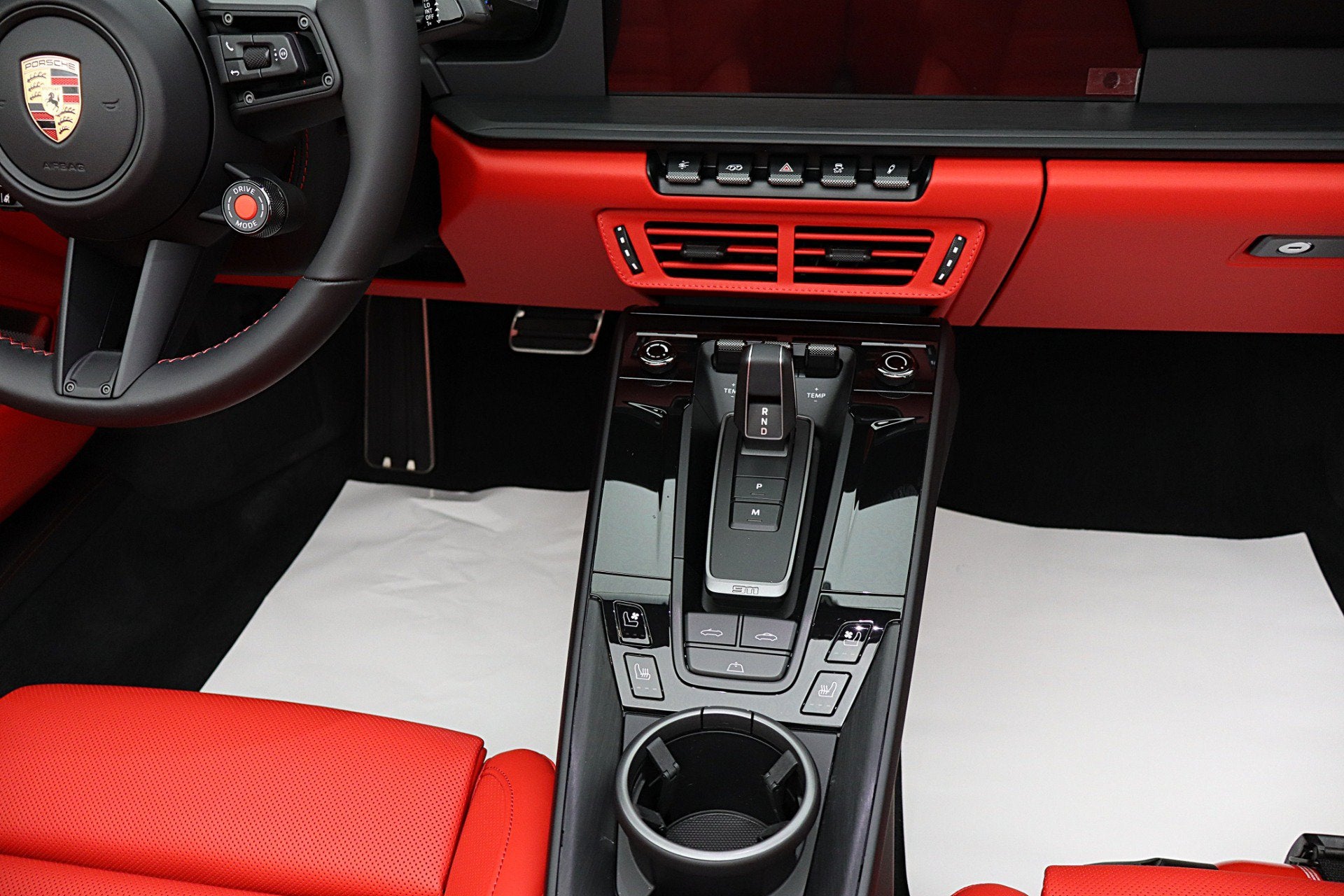 2026 Porsche 911 Carrera 4 GTS T-Hybrid Cabriolet