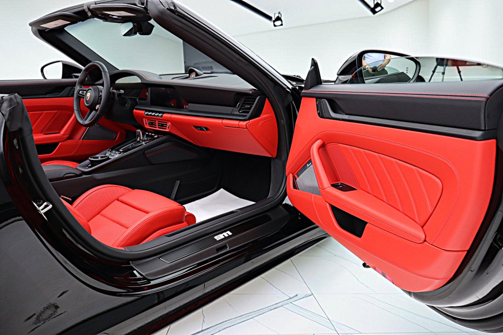 2026 Porsche 911 Carrera 4 GTS T-Hybrid Cabriolet