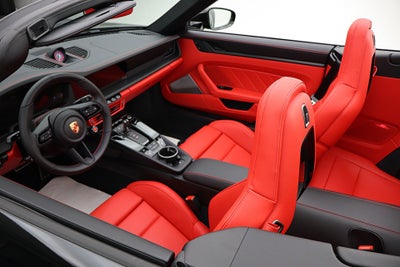 2026 Porsche 911 Carrera 4 GTS T-Hybrid Cabriolet