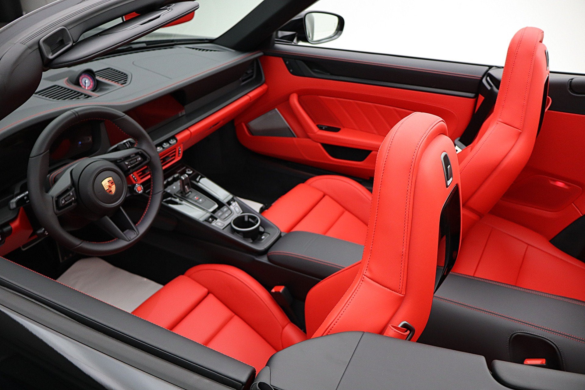 2026 Porsche 911 Carrera 4 GTS T-Hybrid Cabriolet