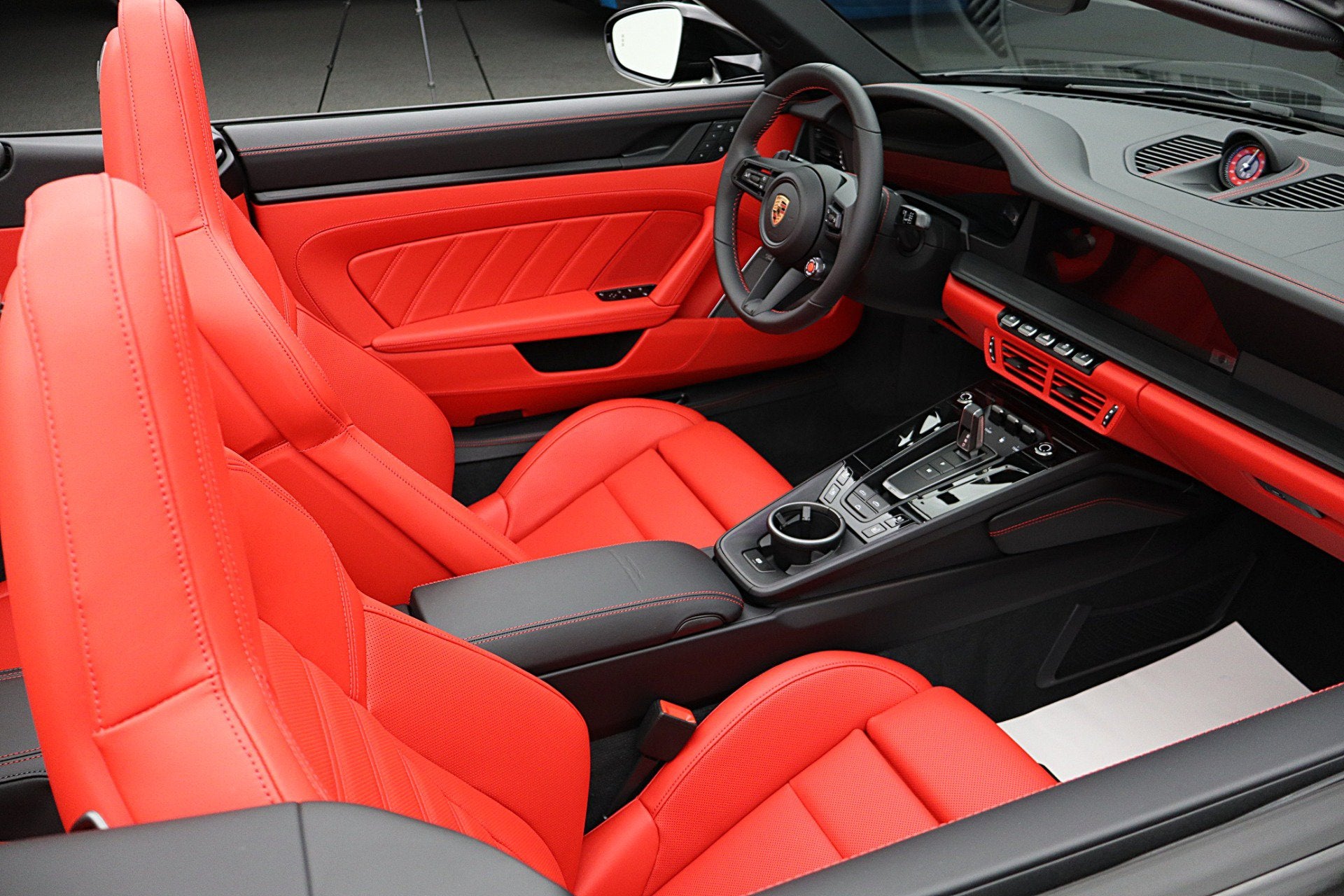 2026 Porsche 911 Carrera 4 GTS T-Hybrid Cabriolet