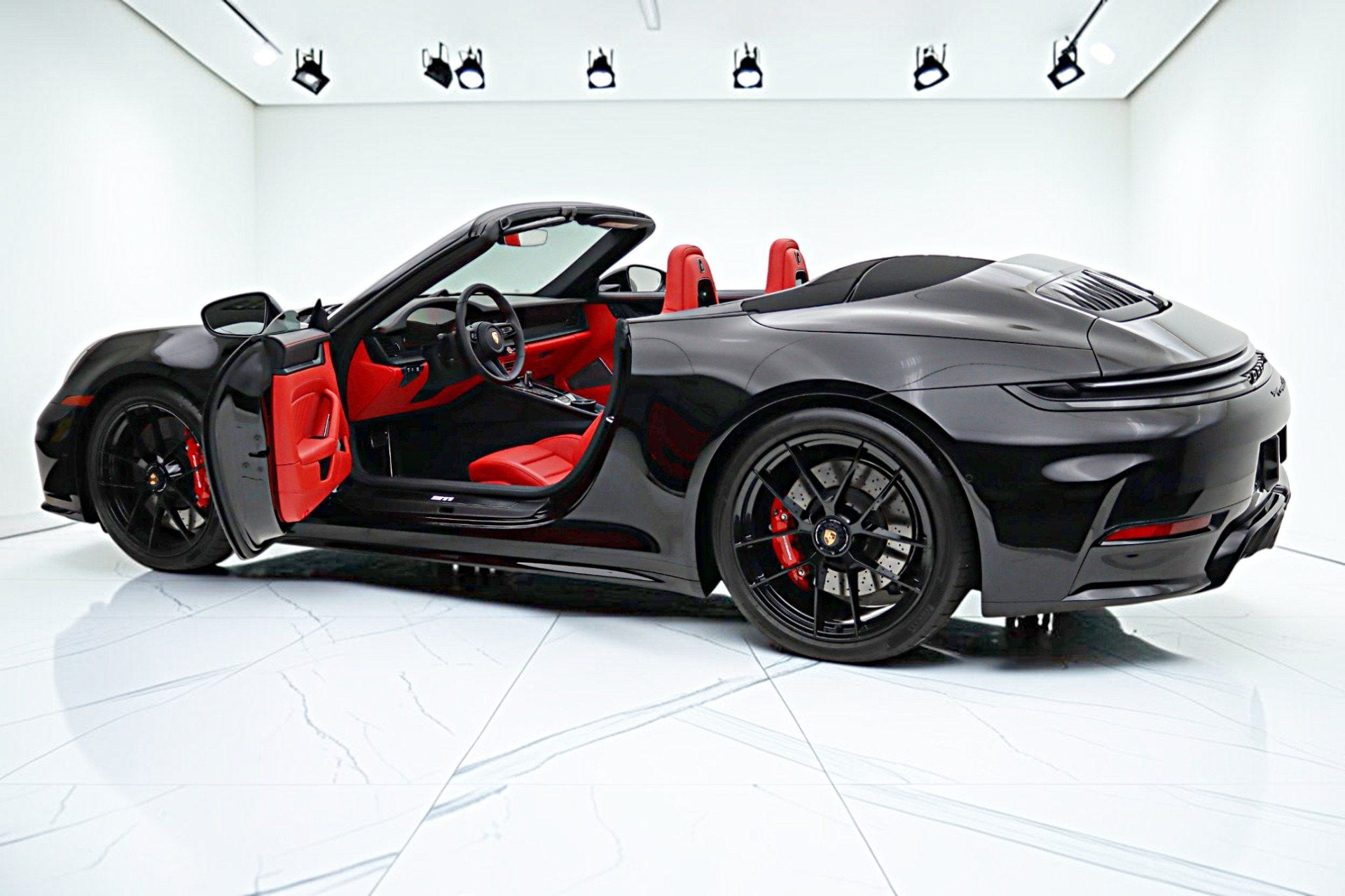 2026 Porsche 911 Carrera 4 GTS T-Hybrid Cabriolet