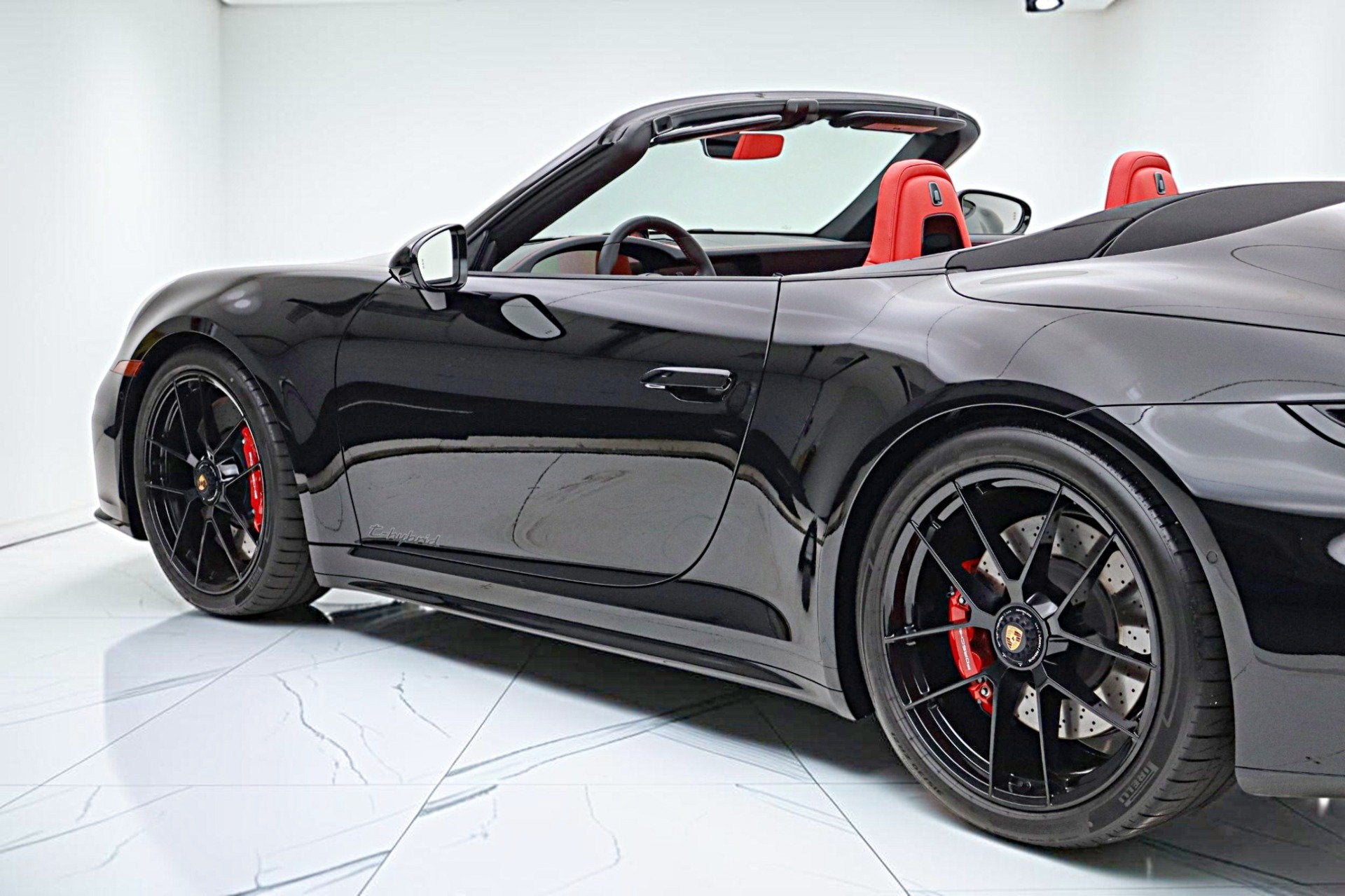 2026 Porsche 911 Carrera 4 GTS T-Hybrid Cabriolet