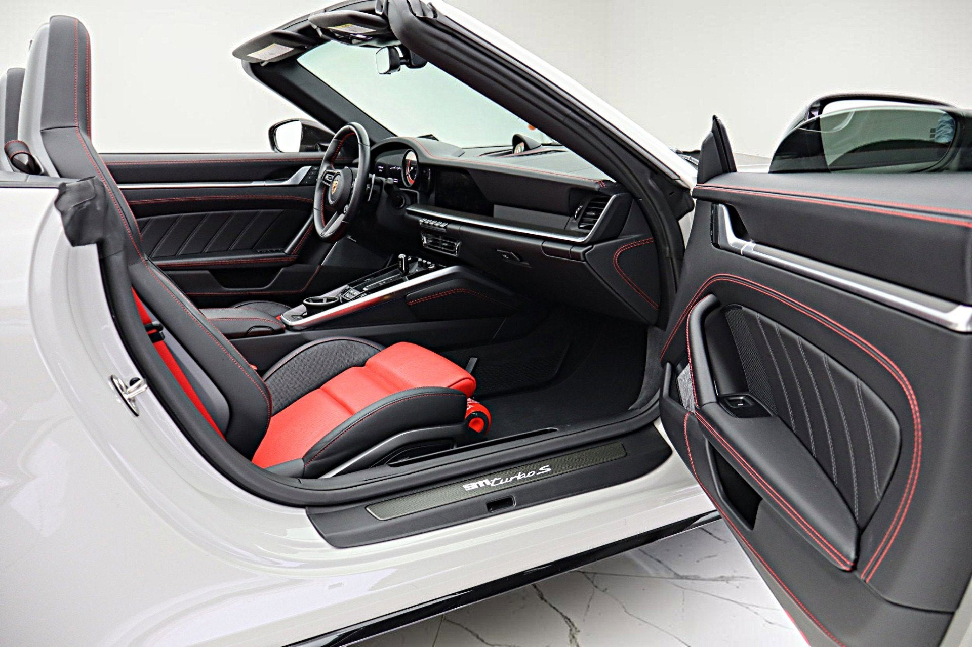 2023 Porsche 911 Turbo S Cabriolet