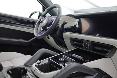 2025 Porsche Cayenne GTS Coupe AWD