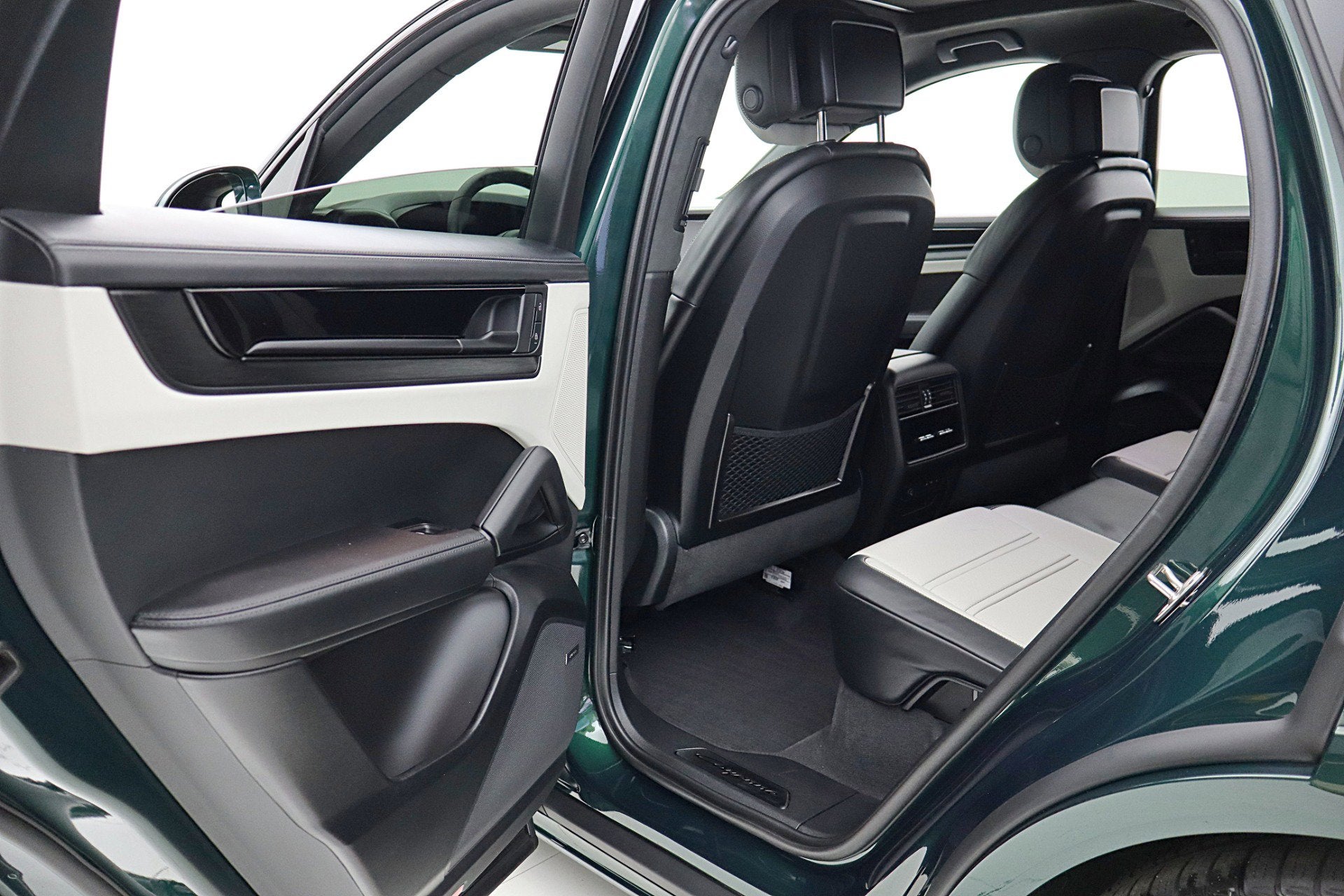 2025 Porsche Cayenne GTS Coupe AWD