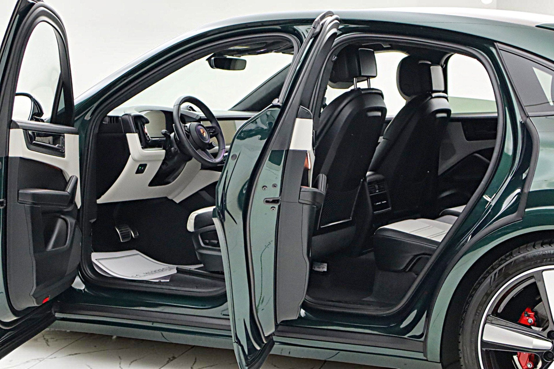 2025 Porsche Cayenne GTS Coupe AWD