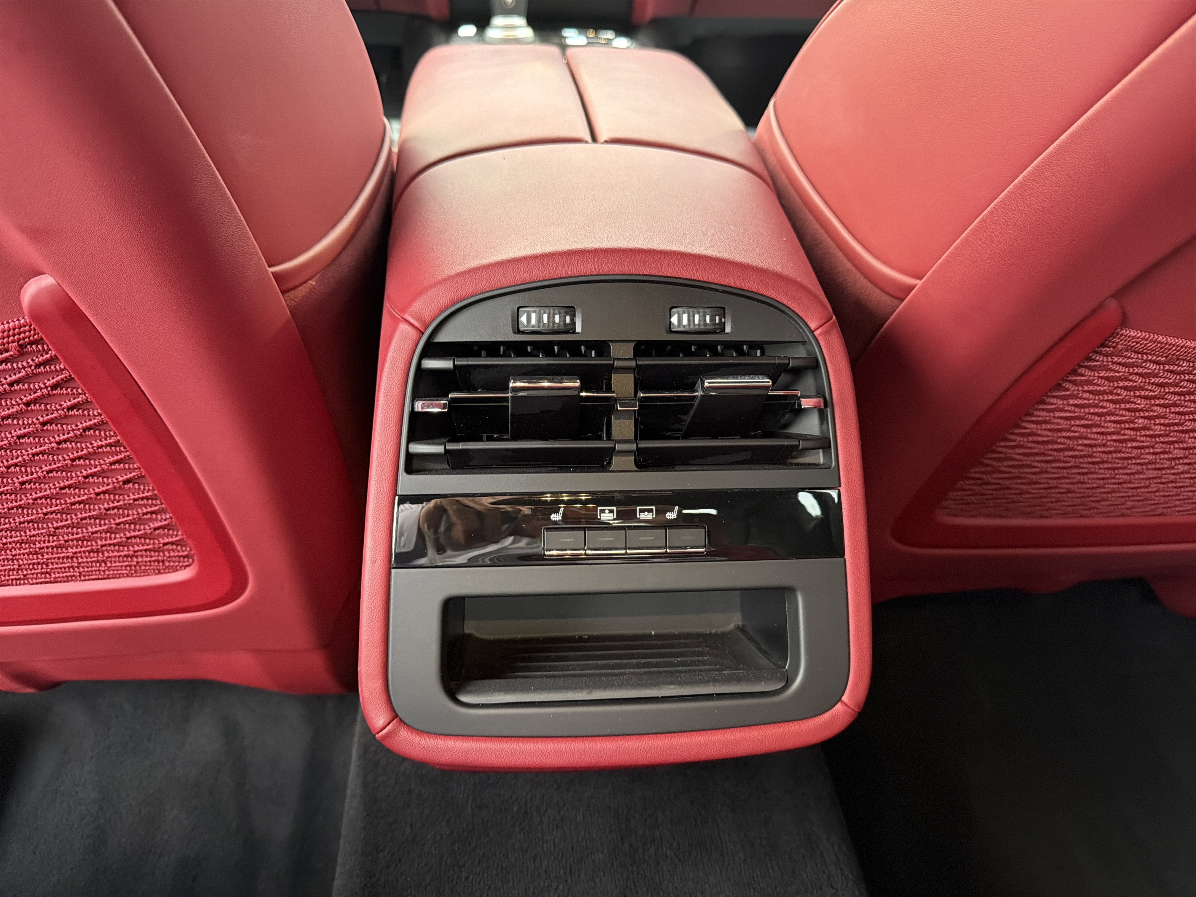 2022 Maserati Quattroporte Modena Q4