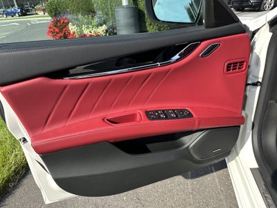 2023 Maserati Quattroporte Modena Q4