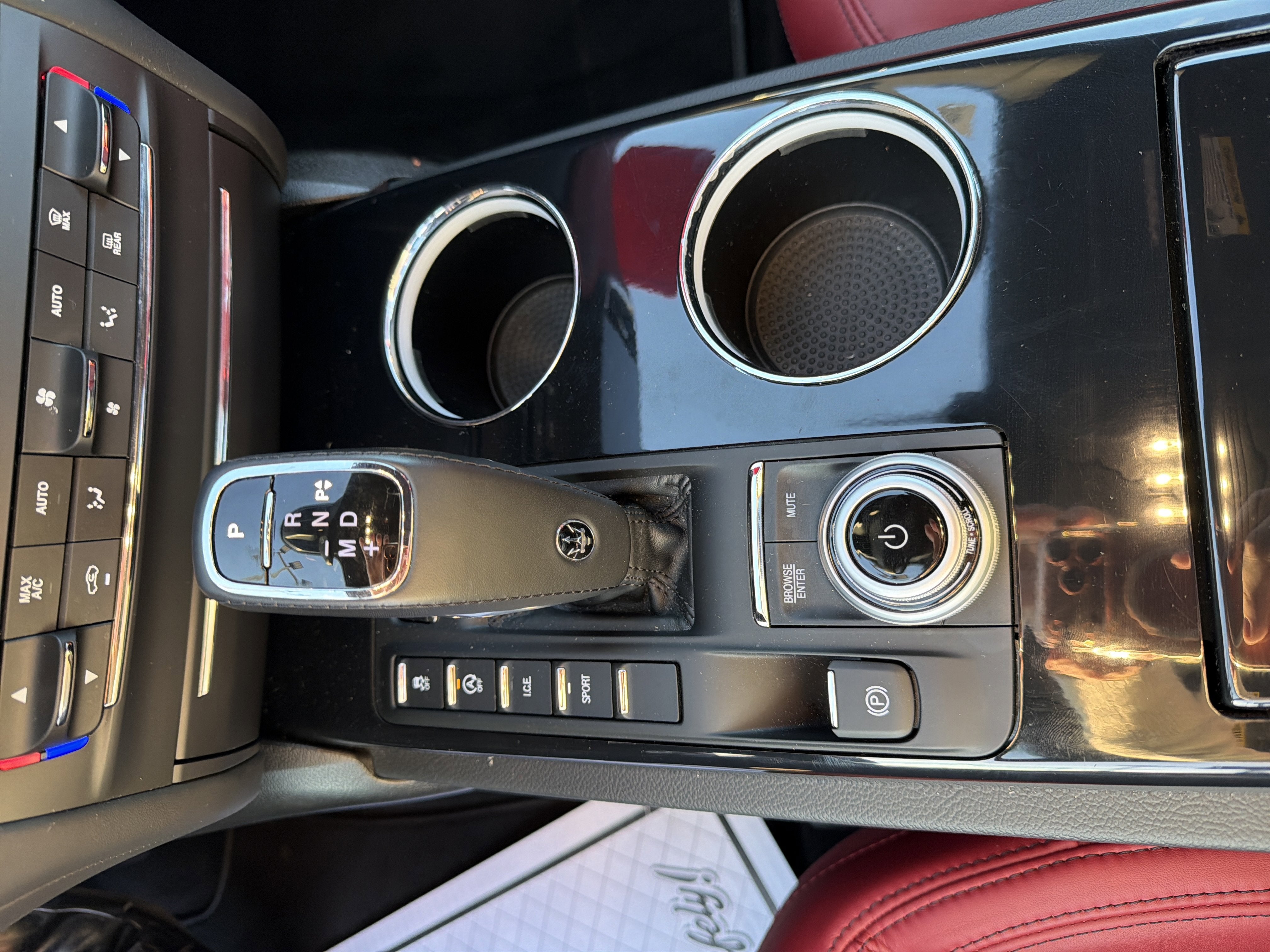 2023 Maserati Ghibli Modena Q4